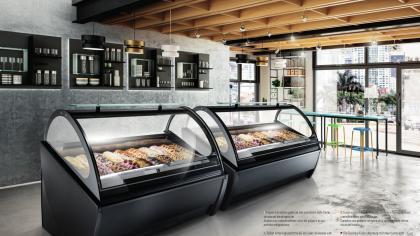 
                CATEGORIA PRODOTTI : VETRINE GELATERIA :: PRODOTTO : VETRINA MODELLO FUSION | SABA ARREDAMENTI