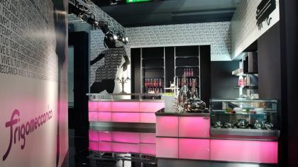 
                CATEGORIA PRODOTTI : ARREDO BAR :: PRODOTTO : MODELLO STRIP LED RGB | SABA ARREDAMENTI